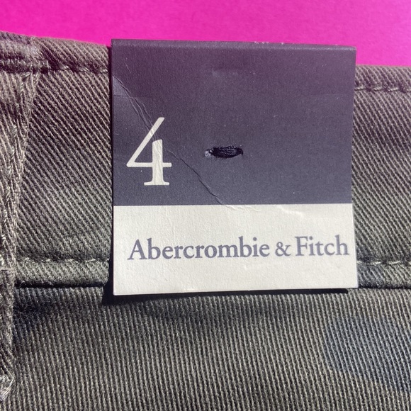 Abercrombie & Fitch Green Camouflage Shorts. Size 4. New With Tag. - Picture 7 of 10